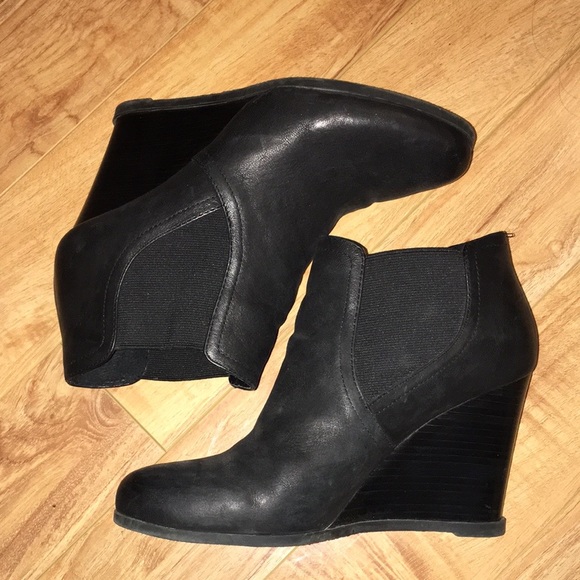 Audrey Brooke Black 4” Heeled Booties - Picture 2 of 4